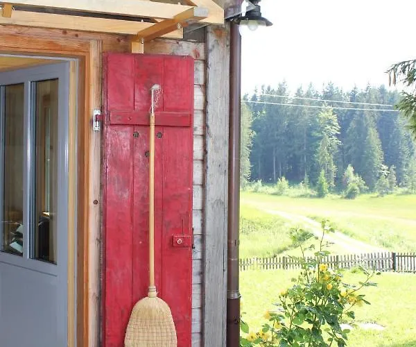 Nueschwendi Chalé *