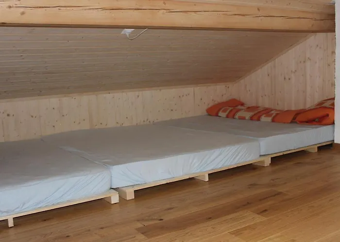 Nueschwendi Chalé *